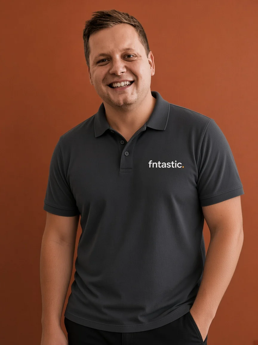 Ivan, Inhaber von fntastic, im Studio-Portrait
